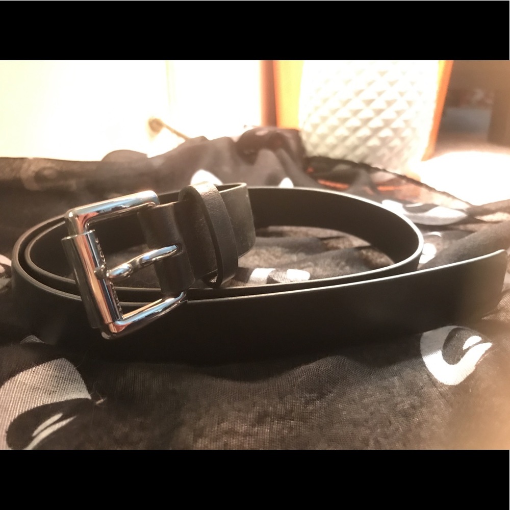Michael Kors plain black belt
